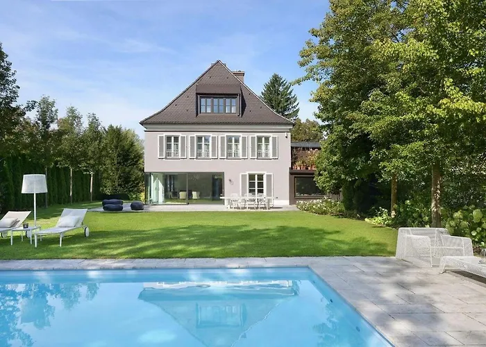 5Bdr Relaxing Home With Private Pool